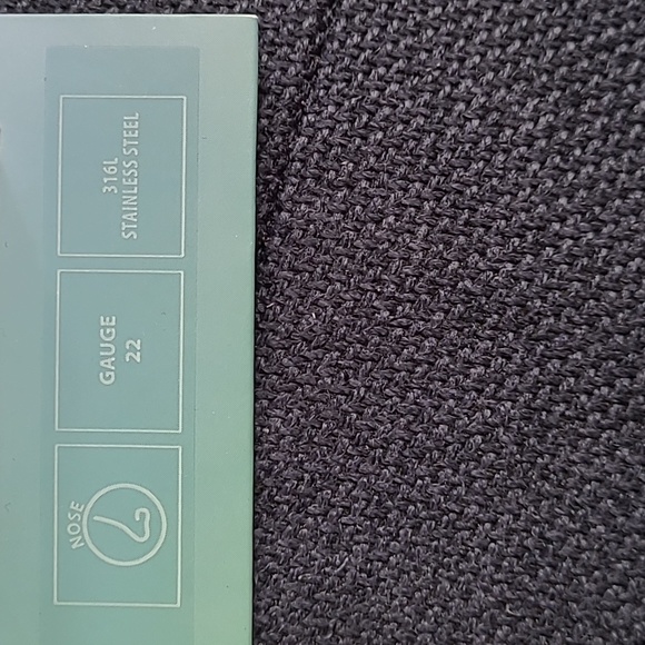 Body Jewelry Stainless Steel 22G Crystal Flower 6pcs Nose Set Black Pink Silver - Picture 4 of 6